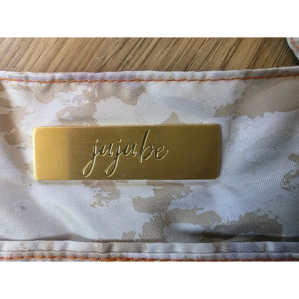 JuJuBe Be Light tote bag in the 